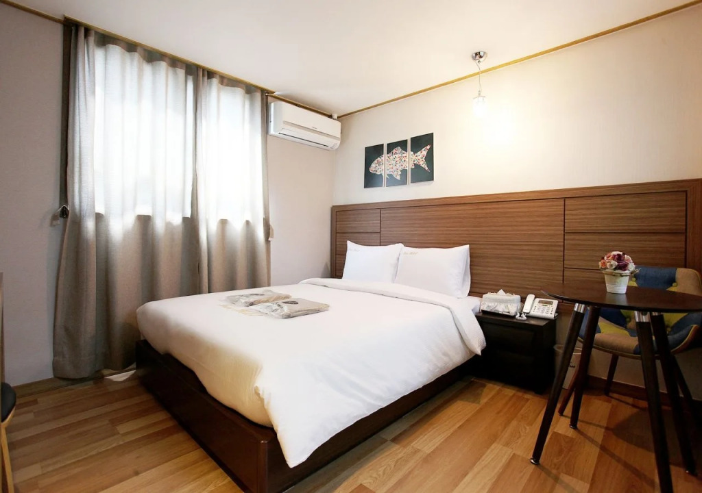 Free Hotel