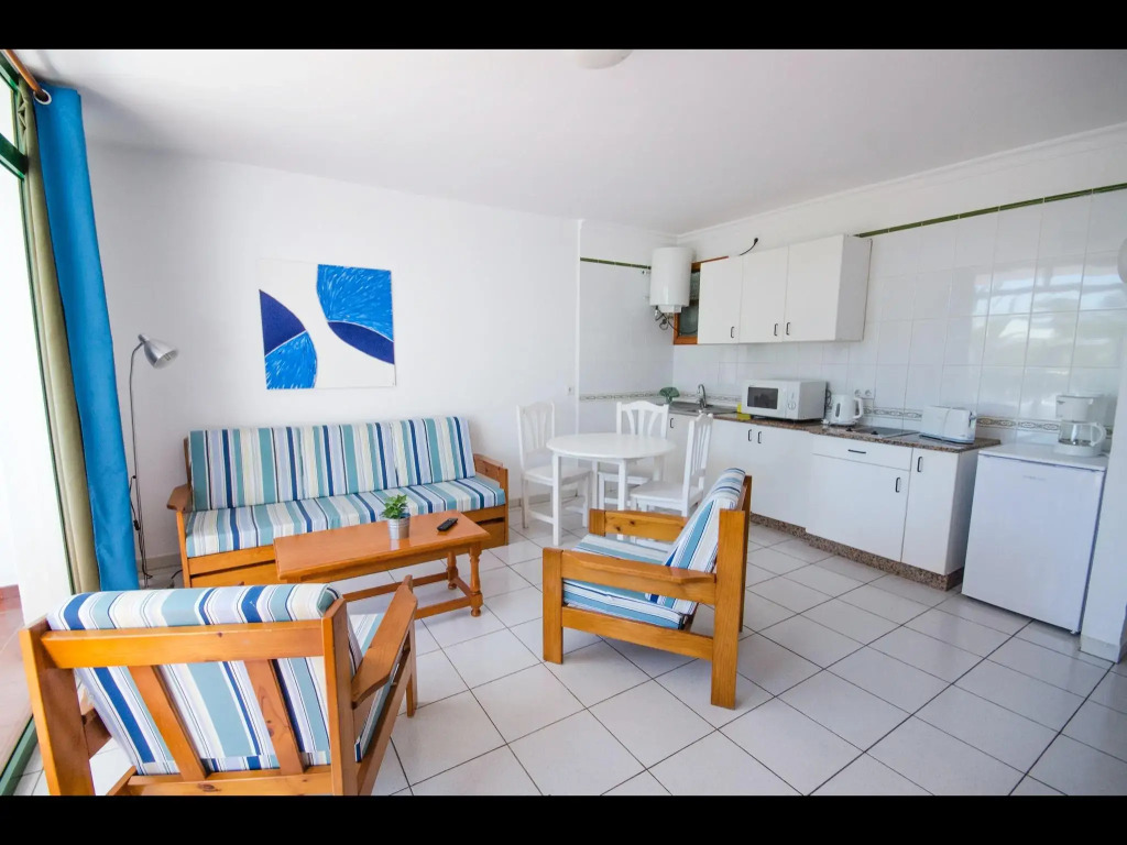 Apartamentos La Peñita