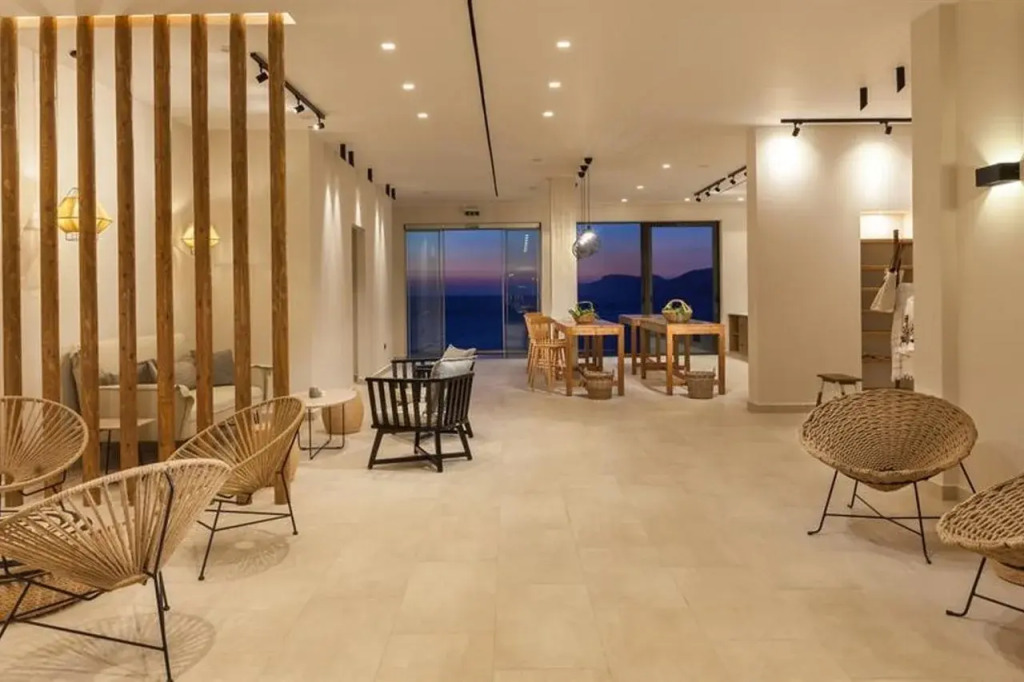 Carian Hotel
