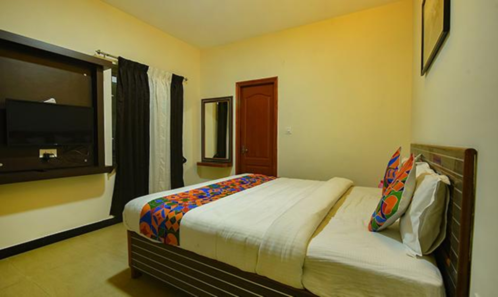 FabHotel Greenwood Stays