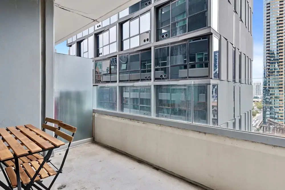 Central 2-bed Apartment With Parking