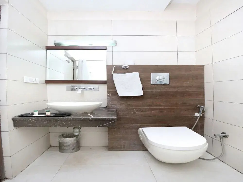 OYO 15134 Hotel Downtown