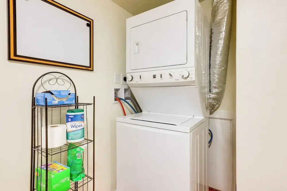 Sheboygan Getaway w/ Deck + On-site Lake Access!