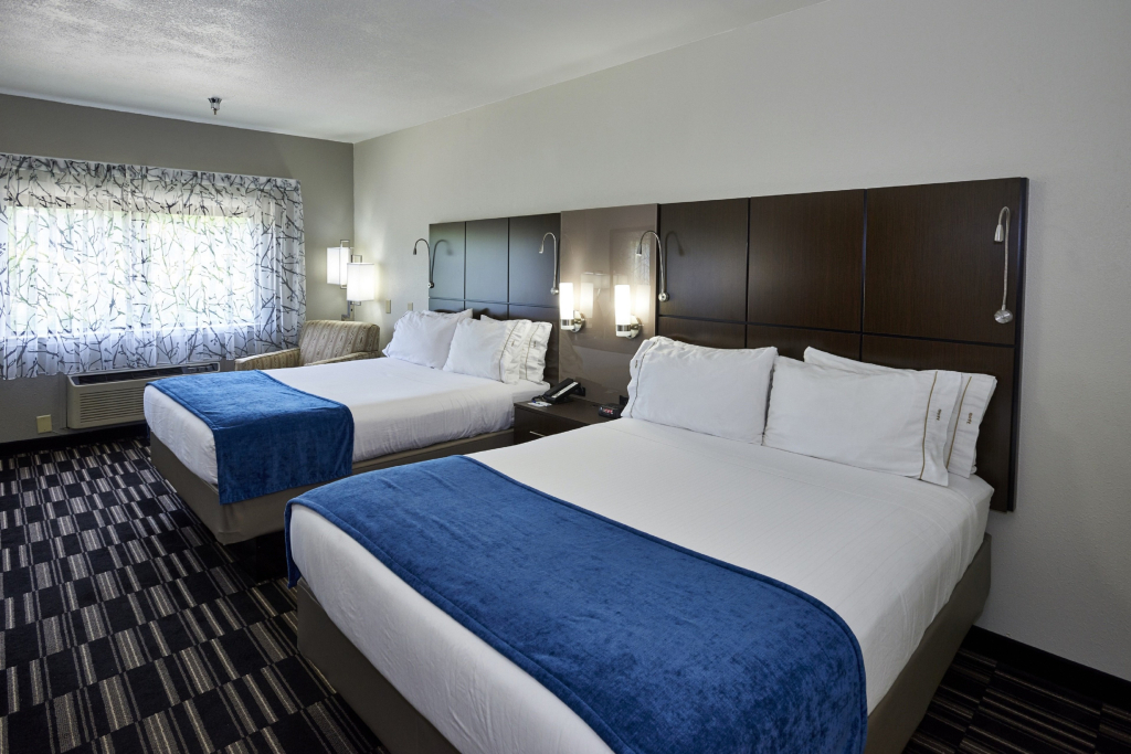 Holiday Inn Express & Suites Birmingham South - Pelham by IHG
