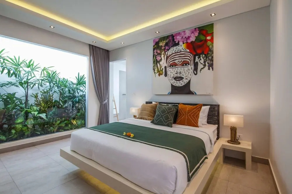 Villa Elisa - Spacious 4BR Luxury Villa, Walking Distance to Berawa Beach