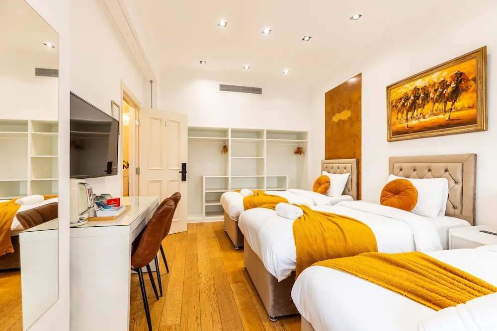 Mayfair House