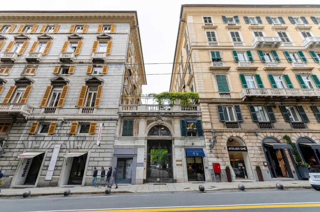 ALTIDO Superb Apt for 4, near Via Garibaldi, Genoa
