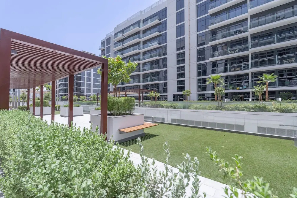 Elegant Studio With Garden in Meydan - Dubai