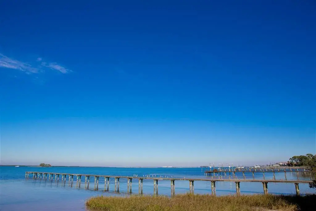 Best Western Plus Yacht Harbor Inn