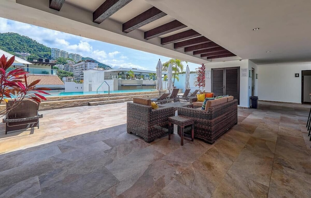 Luxury 2BR Condo in Romatic Zone - Rooftop Pool