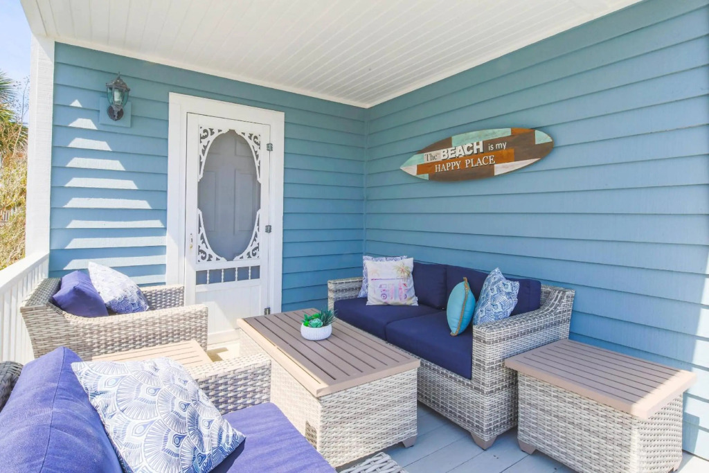 The Coastal Cottage