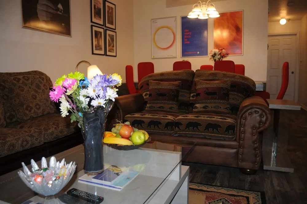 Park City Condo with 6 beds, 3 bedroom, 3 bath, 4 min to ski, 2 min to Sundance HQ