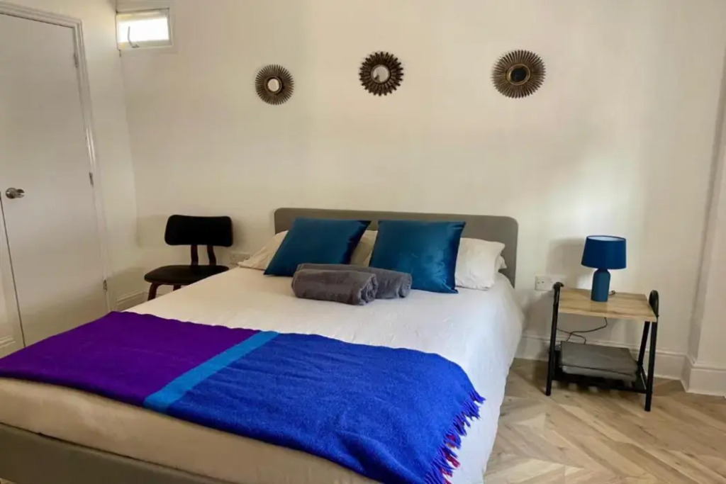Dalston Luxe Studios, 10 minutes away from Liverpool Train Station