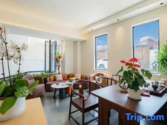 Haicheng Resort Hotel (Dali  Erhai  Station   Store)