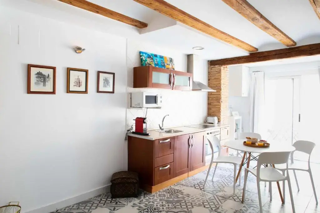 Cozy Wifi AC Loft In the Heart of Ruzafa
