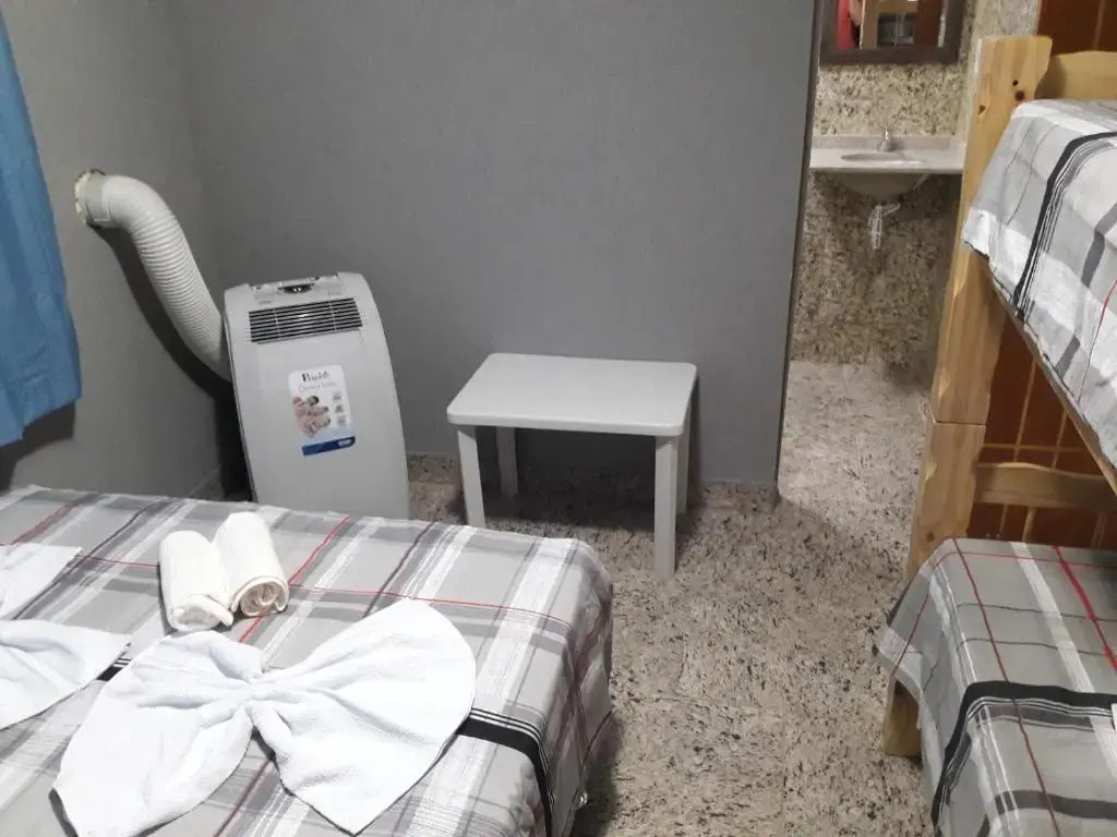 Hostel Falcão-Suites Privativas com Ar Condicionado