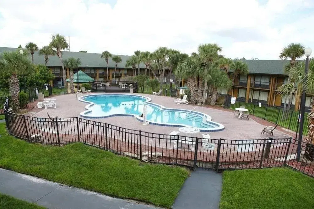 Countryside Inn & Suites Orlando