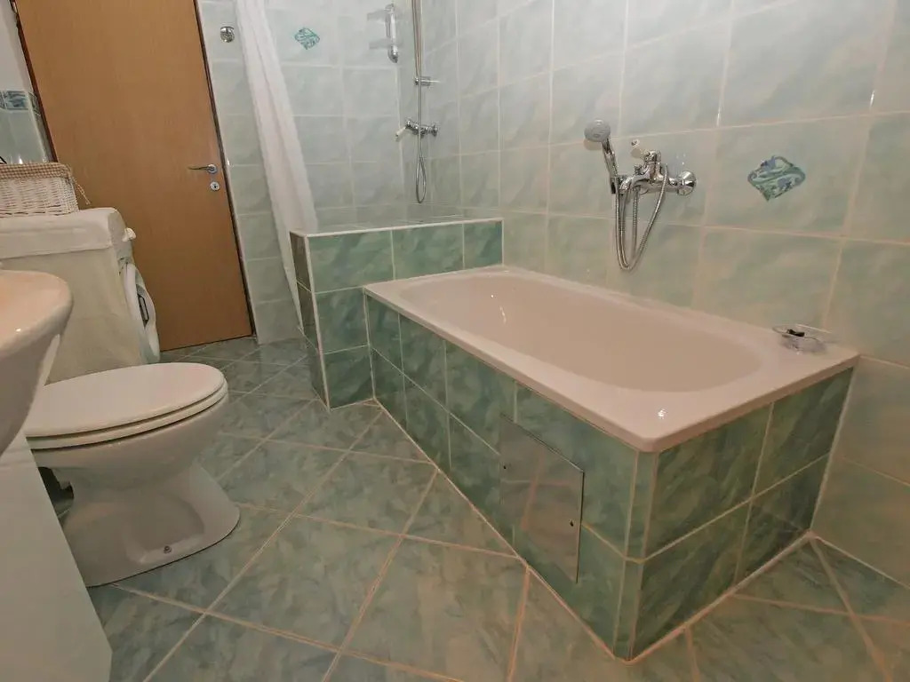 Apartment 389