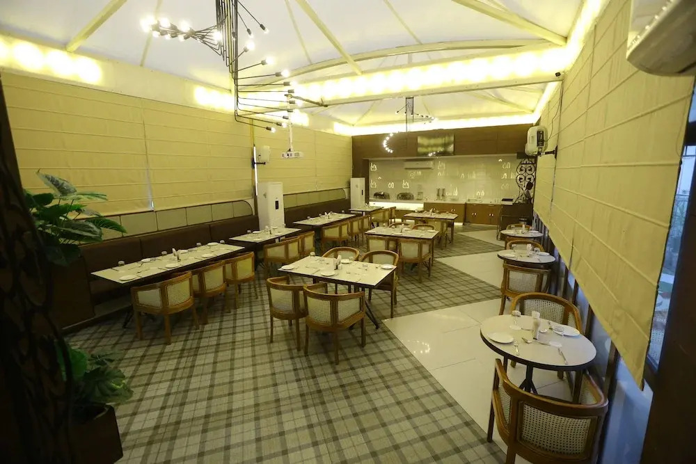 Hotel Gurveer Royal