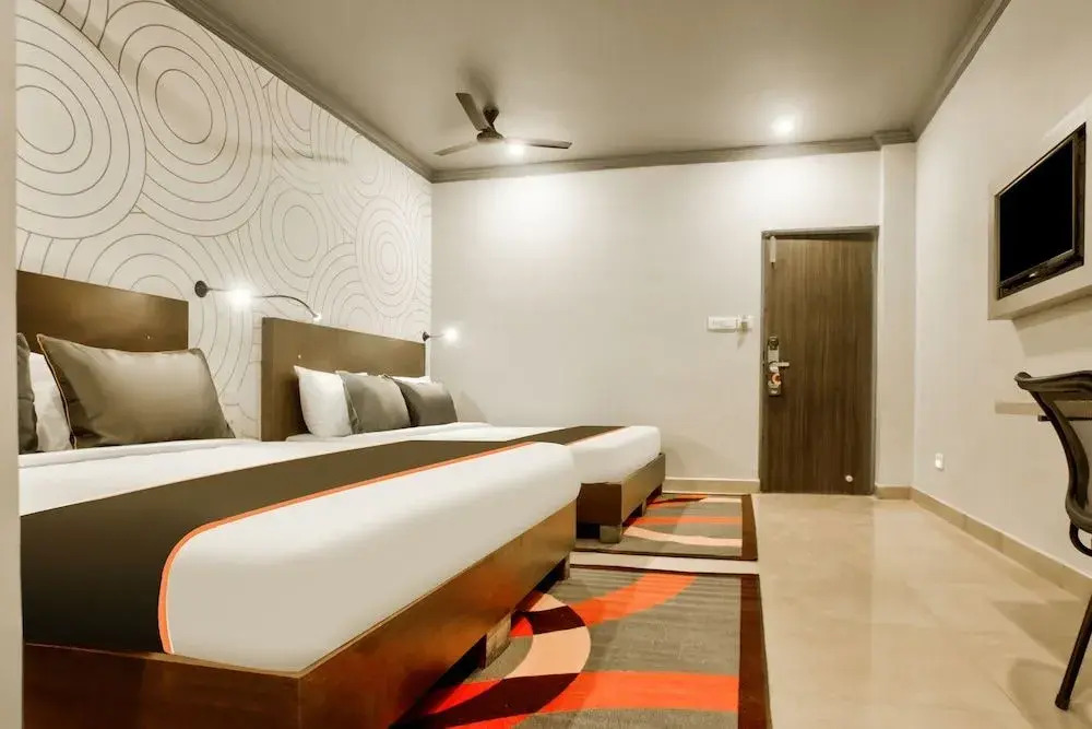 OYO Townhouse 430 Everest Hotel