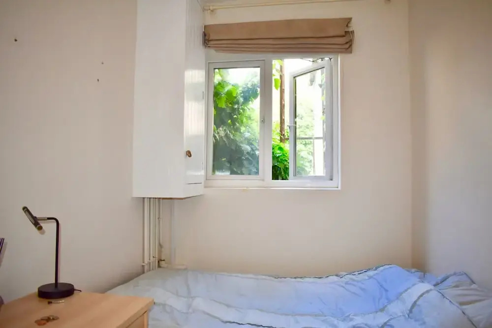 Bright 2 Bedroom Home