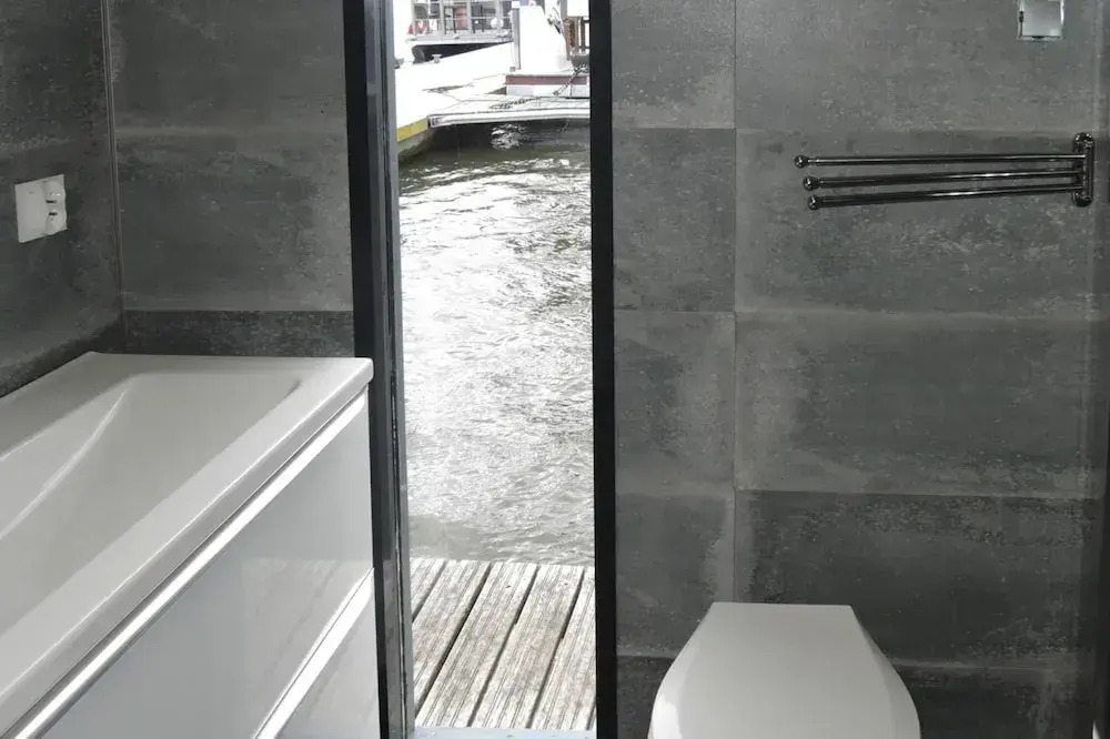 Hausboat Kamien Pomorski, 20 m2, for 3 Persons on the Water