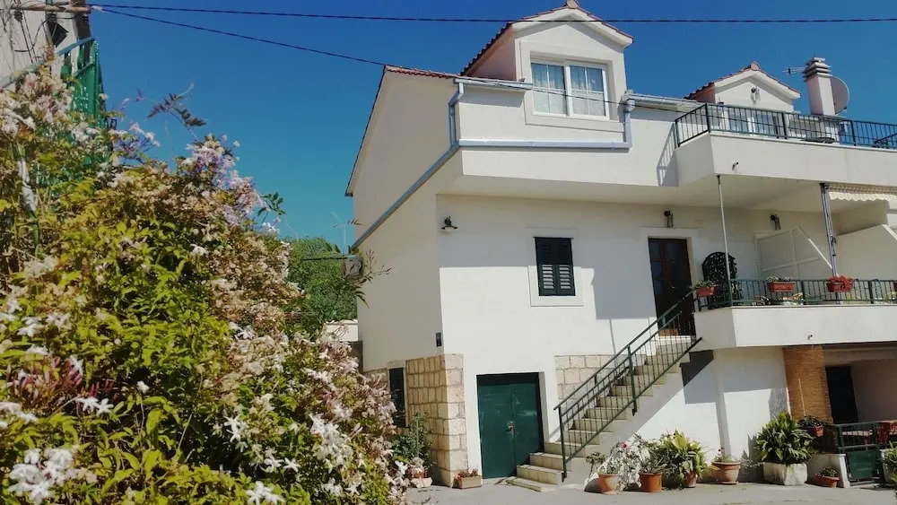Viktorija Apartments