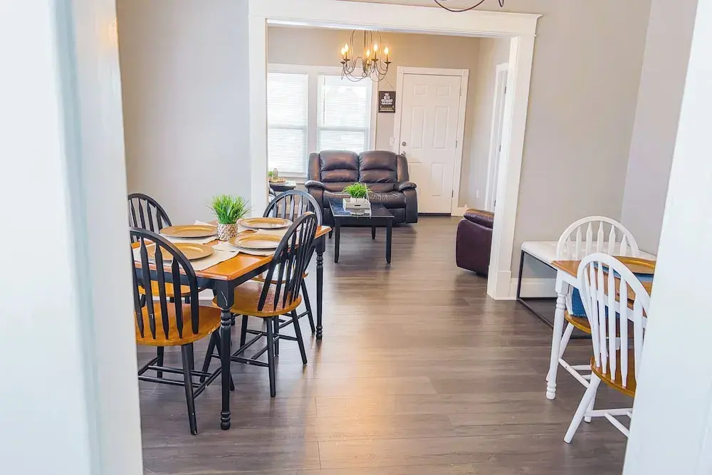 Large 6Br, 2Ba Close To Niagara Falls