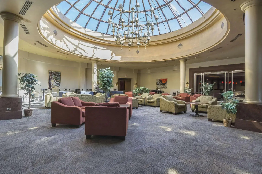 DoubleTree by Hilton Calgary North