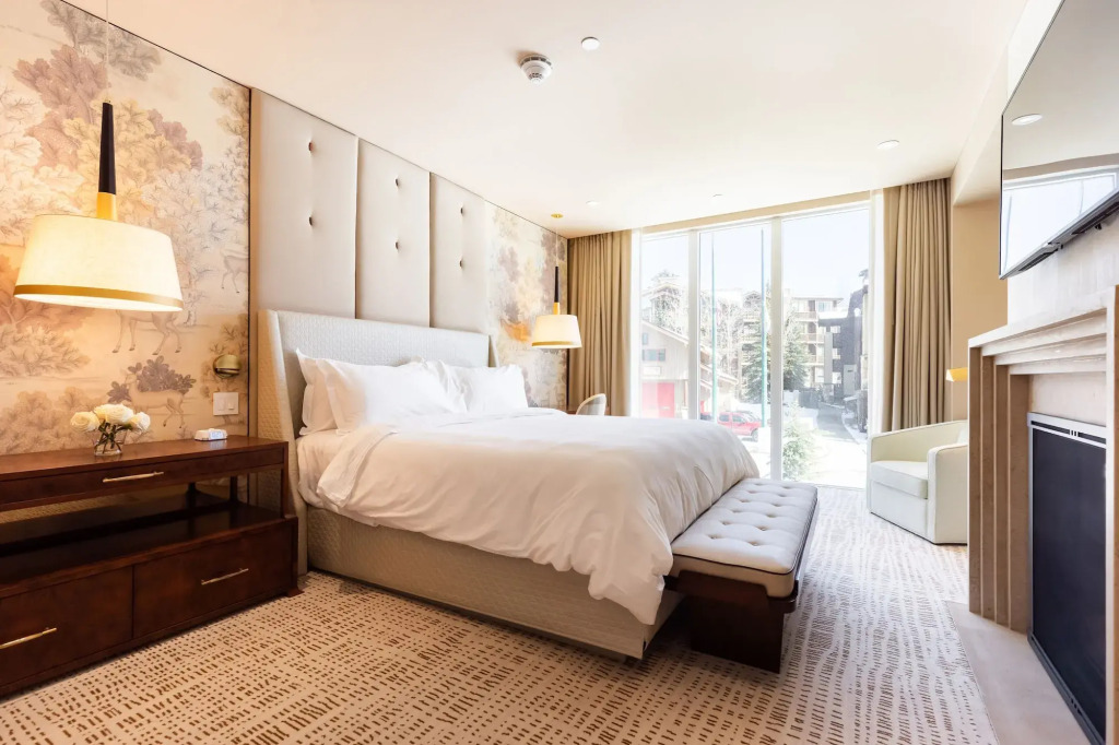 Goldener Hirsch, Auberge Collection