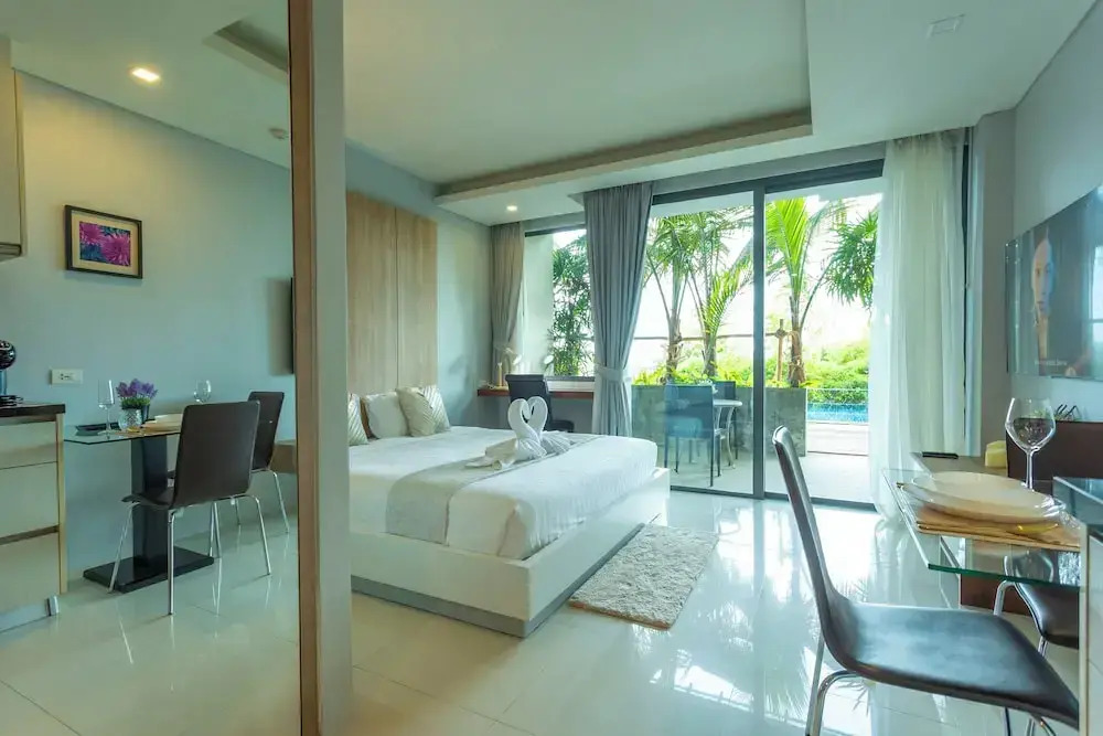 Luxury Everything Walking Distance c112