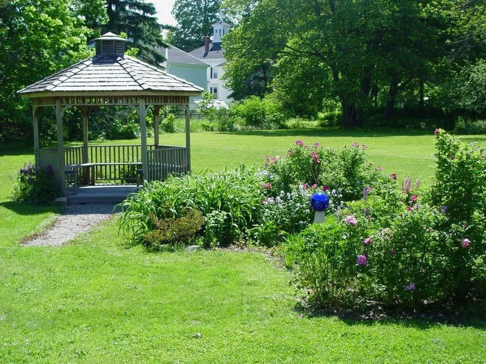 LimeRock Inn