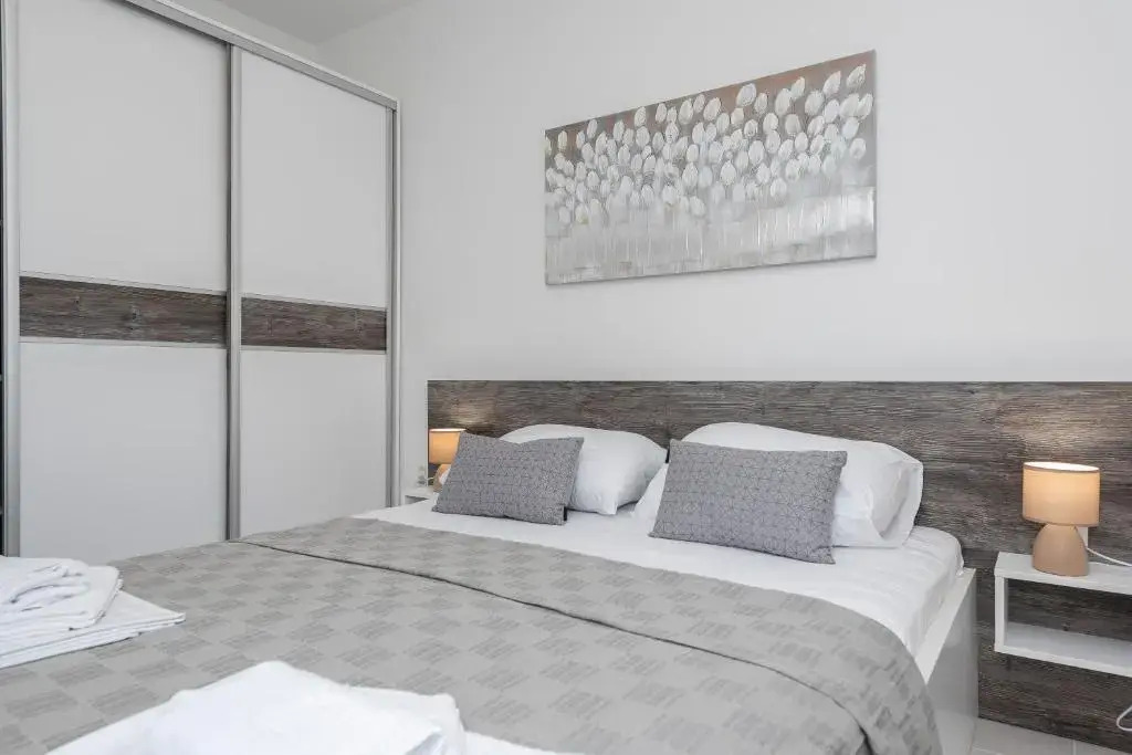 Villa Star 3. centrally located ap. with a pool