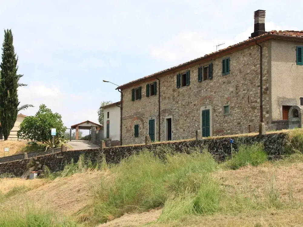 Farmhouse abode with Pool and Tuscan Charm