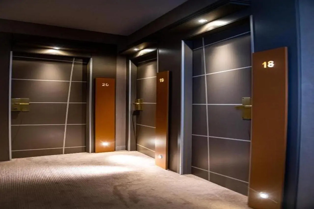 Отель LOGIS Hôtel Borel