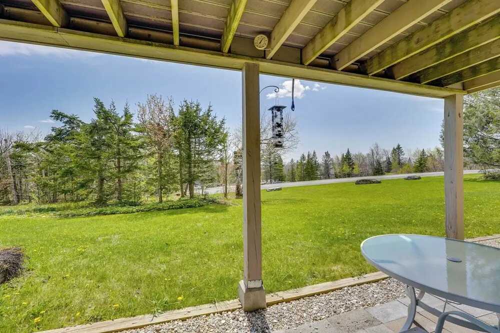 Ski-in/ski-out Bromley Mtn Condo: Wood Fireplace!