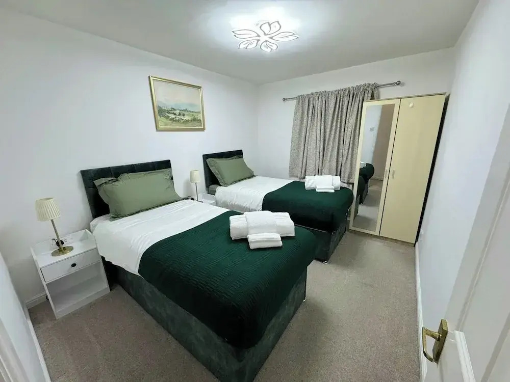 2 Bed-2 Bath-town Centre-free Parking