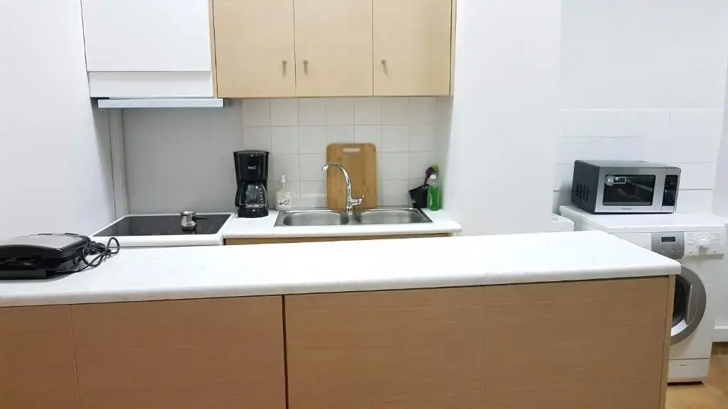 Palette Apartment Terracotta - Athens Center, 3 BD, 2 BATH