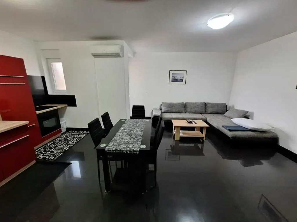 Apartments Glavan