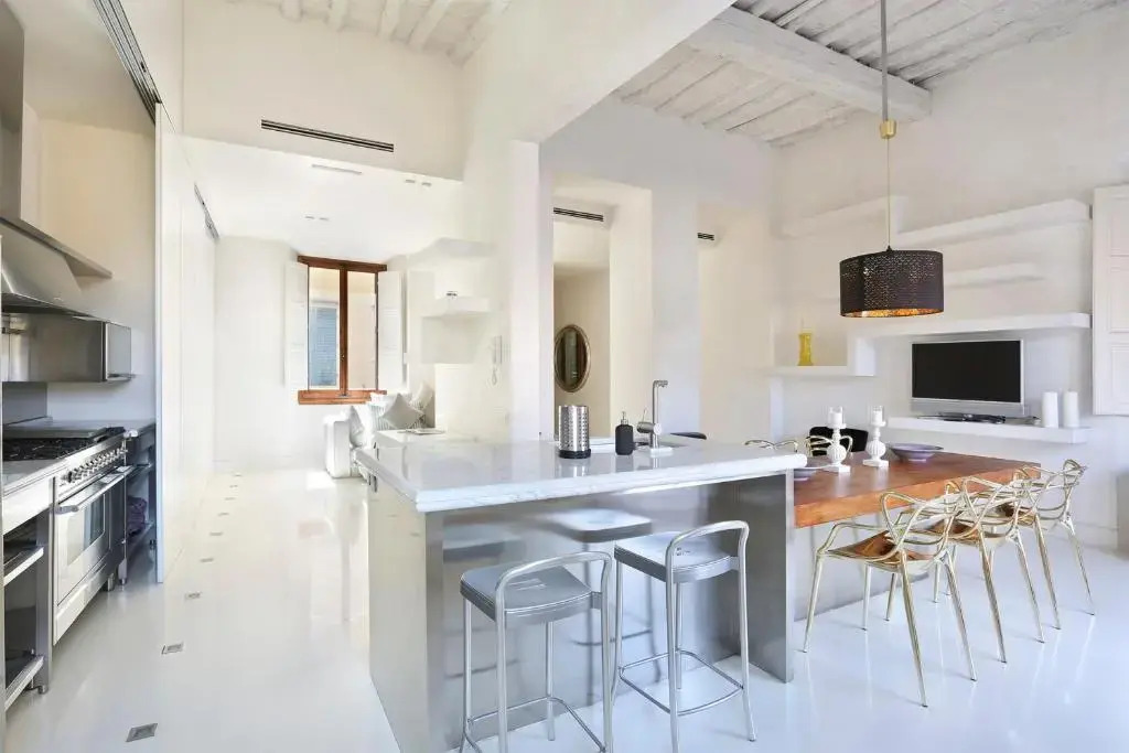 LUXURY suite with amazing Terrace in Florence-hosted by Sweetstay