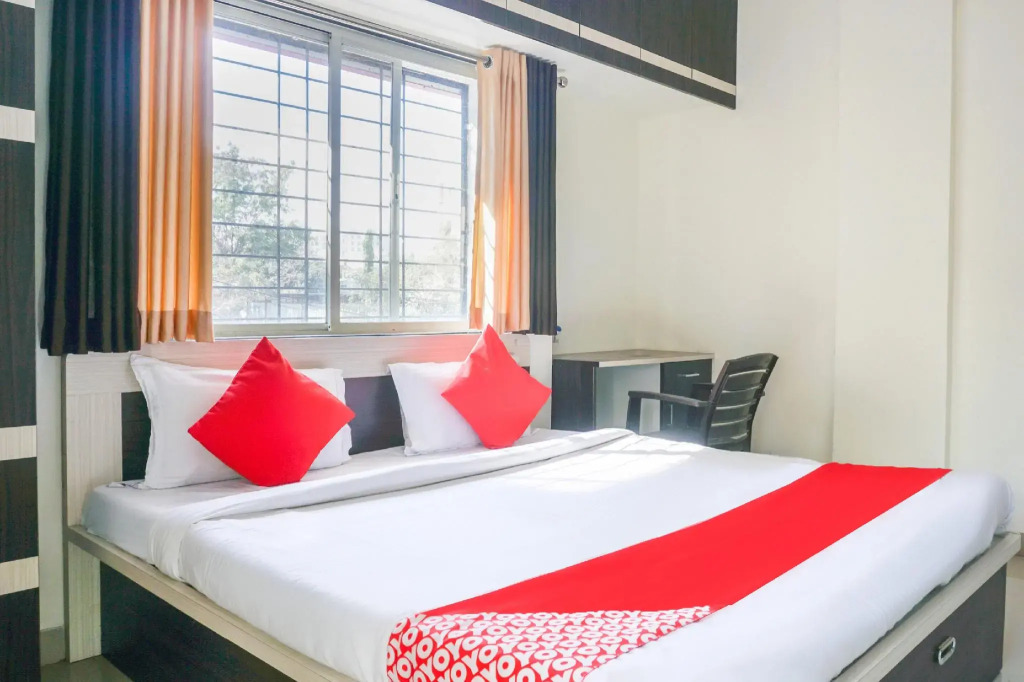 The Guest House by OYO Rooms
