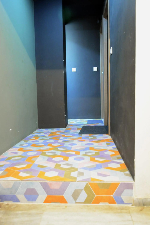 Bella Suite in the heart of the City Center, Parking