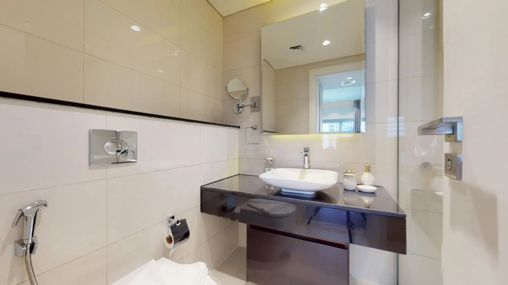 Business Bay -  Damac Majestine Tower 1818