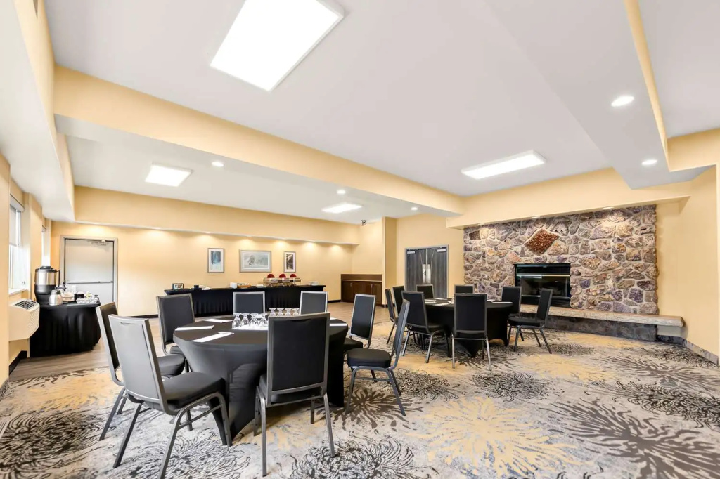 Best Western Plus NorWester Hotel & Conference Centre