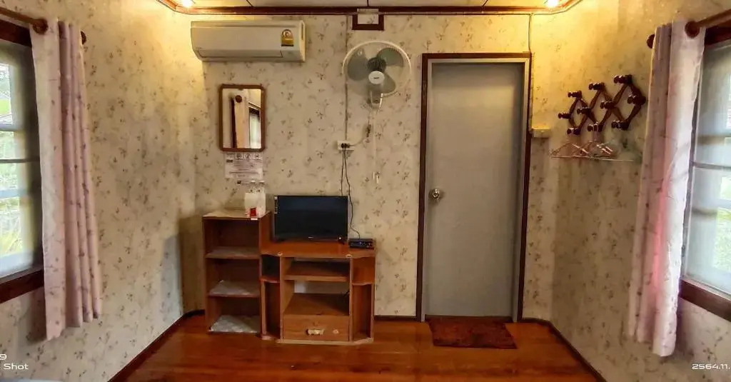 TA YAI HOMESTAY