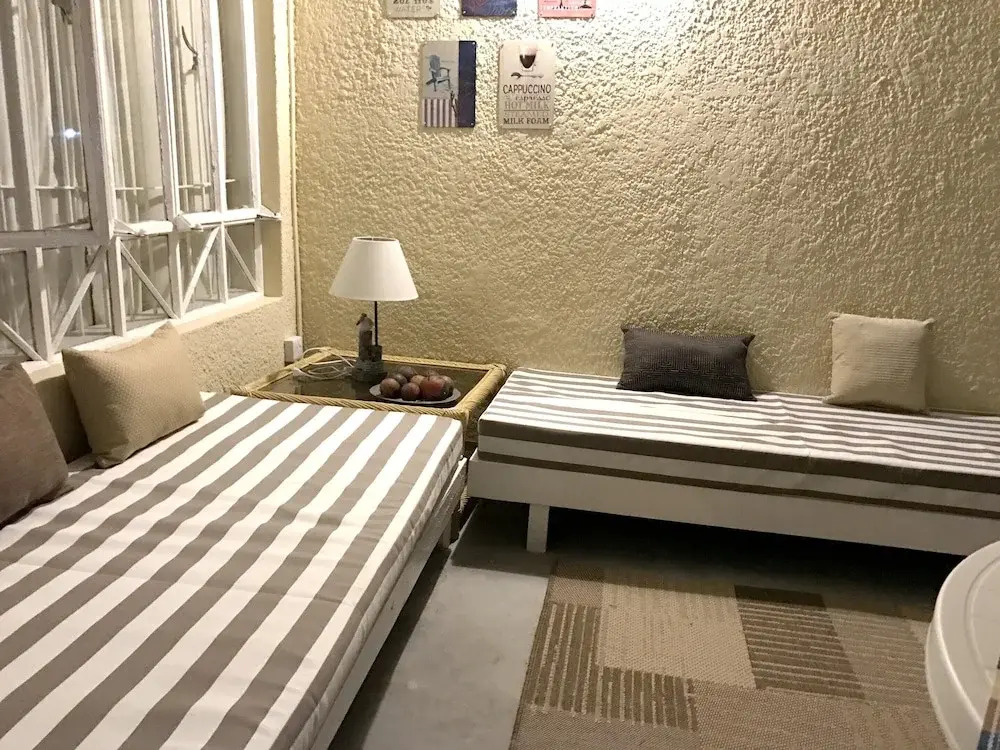 Studio in Grand Baie, With Pool Access, Furnished Terrace and Wifi - 1