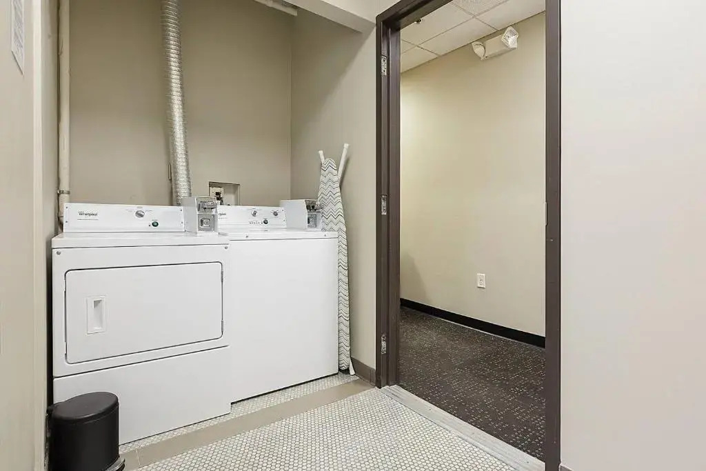Studio Ready 4 Students & Traveling Professionals! 310