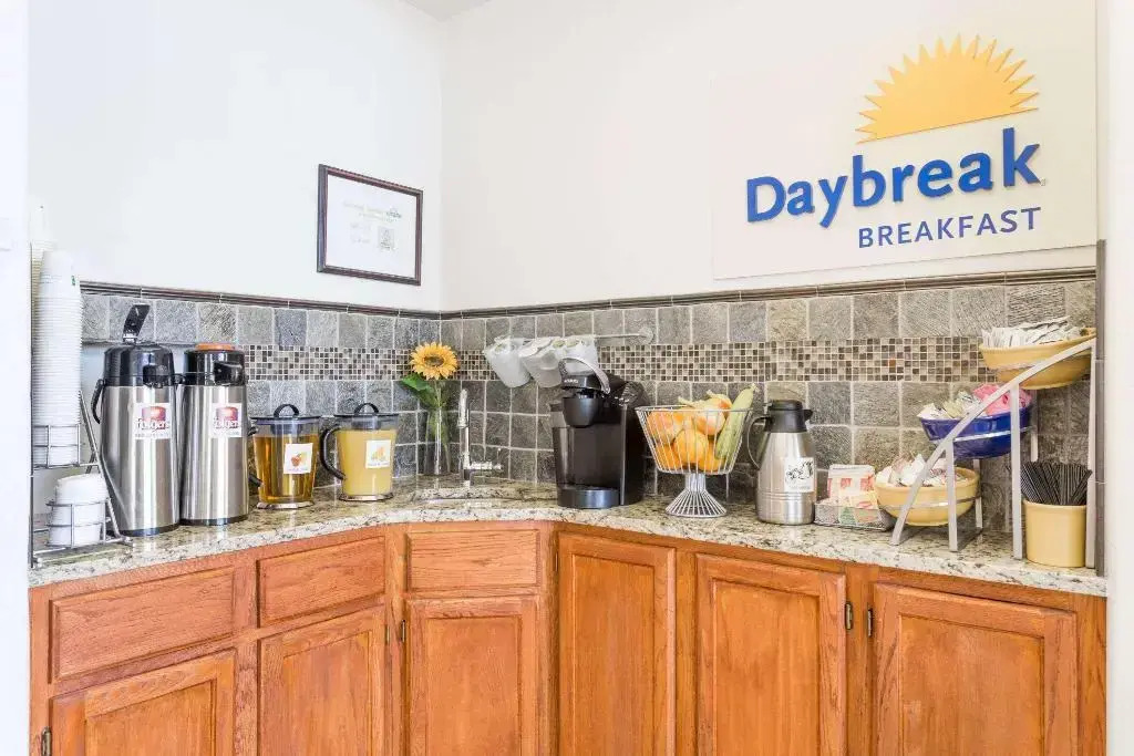 Days Inn by Wyndham Kimball