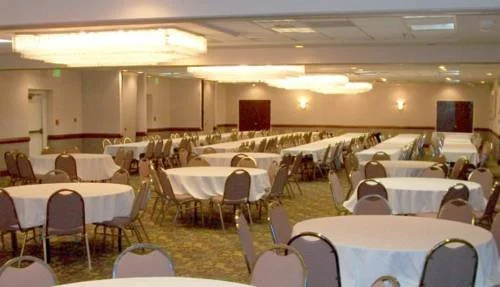 The Moraine Inn Suites & Conference Center