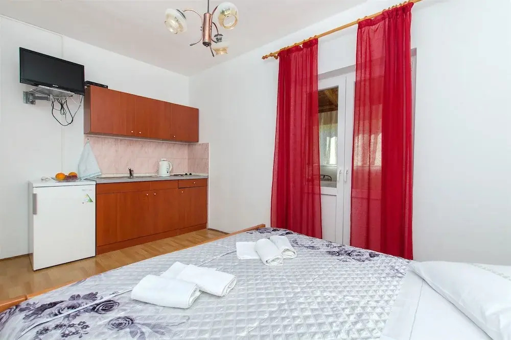 Apartments and Rooms Stjepan